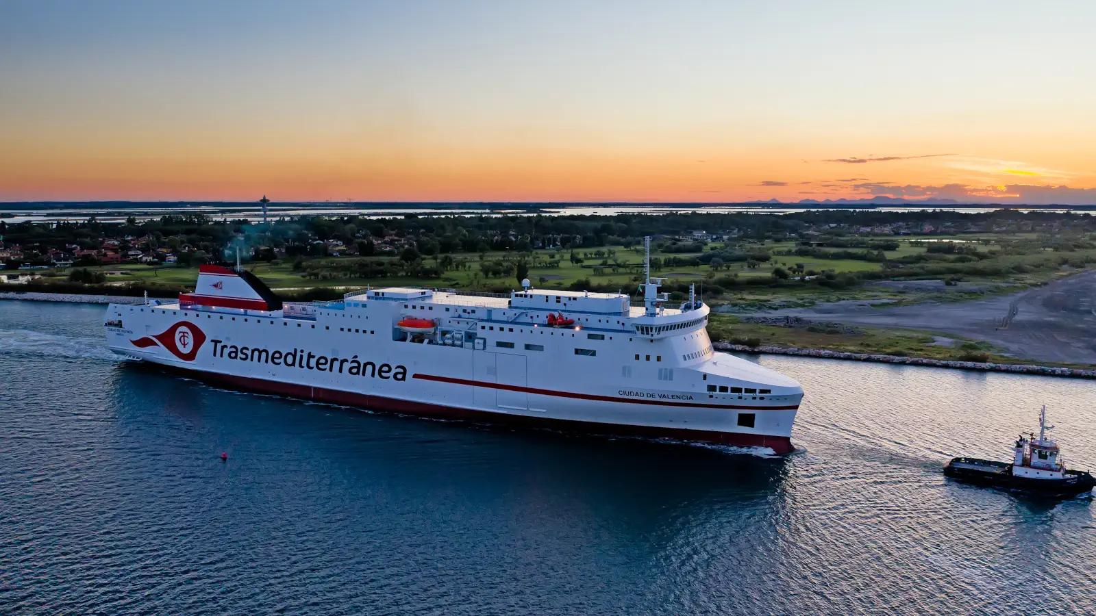 Das Fährschiff CIUDAD DE VALENCIA wird von Balearia an DFDS verchartert.