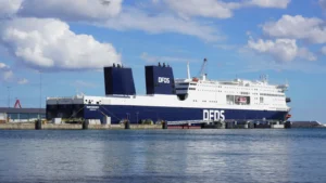 Die DFDS Fähre Aura Seaways in Karlshamn.