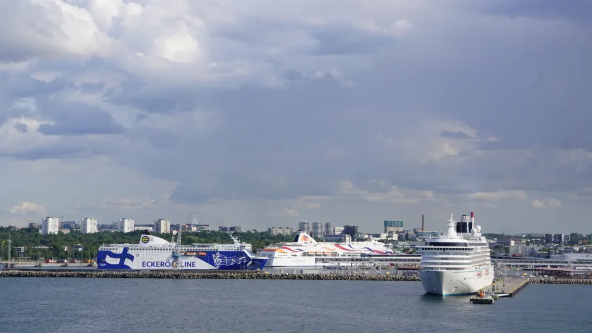 Kreuzfahrt- und Fährhafen von Tallinn. Hier legen Kreuzfahrtschiffe und Fähren an.