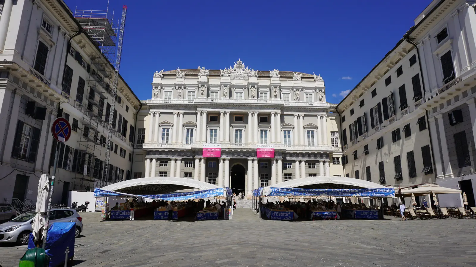 Historisches Bibliotheksgebäude in Genua.