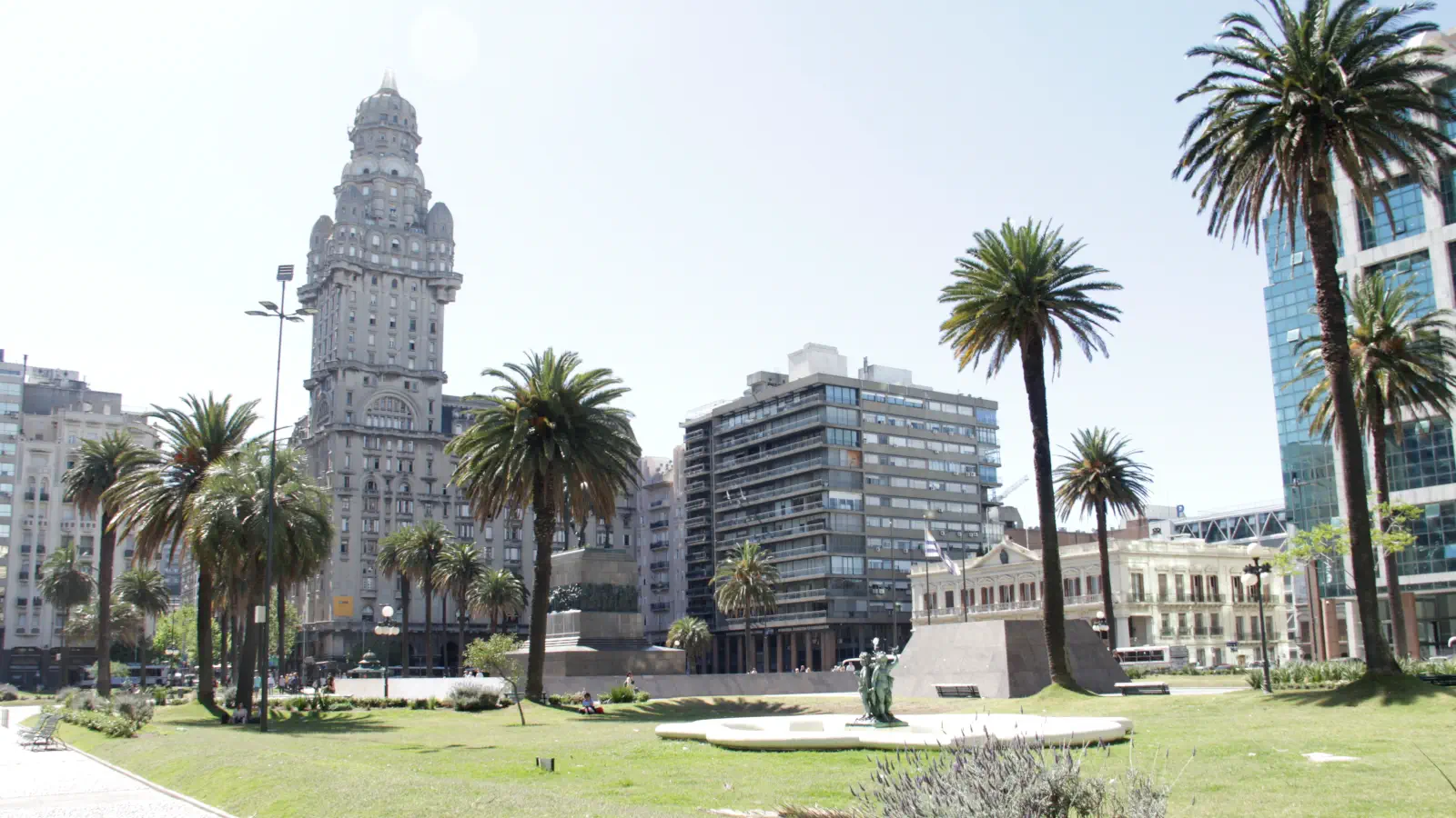 Blick auf den Platz der Unabhängigkeit in Montevideo.