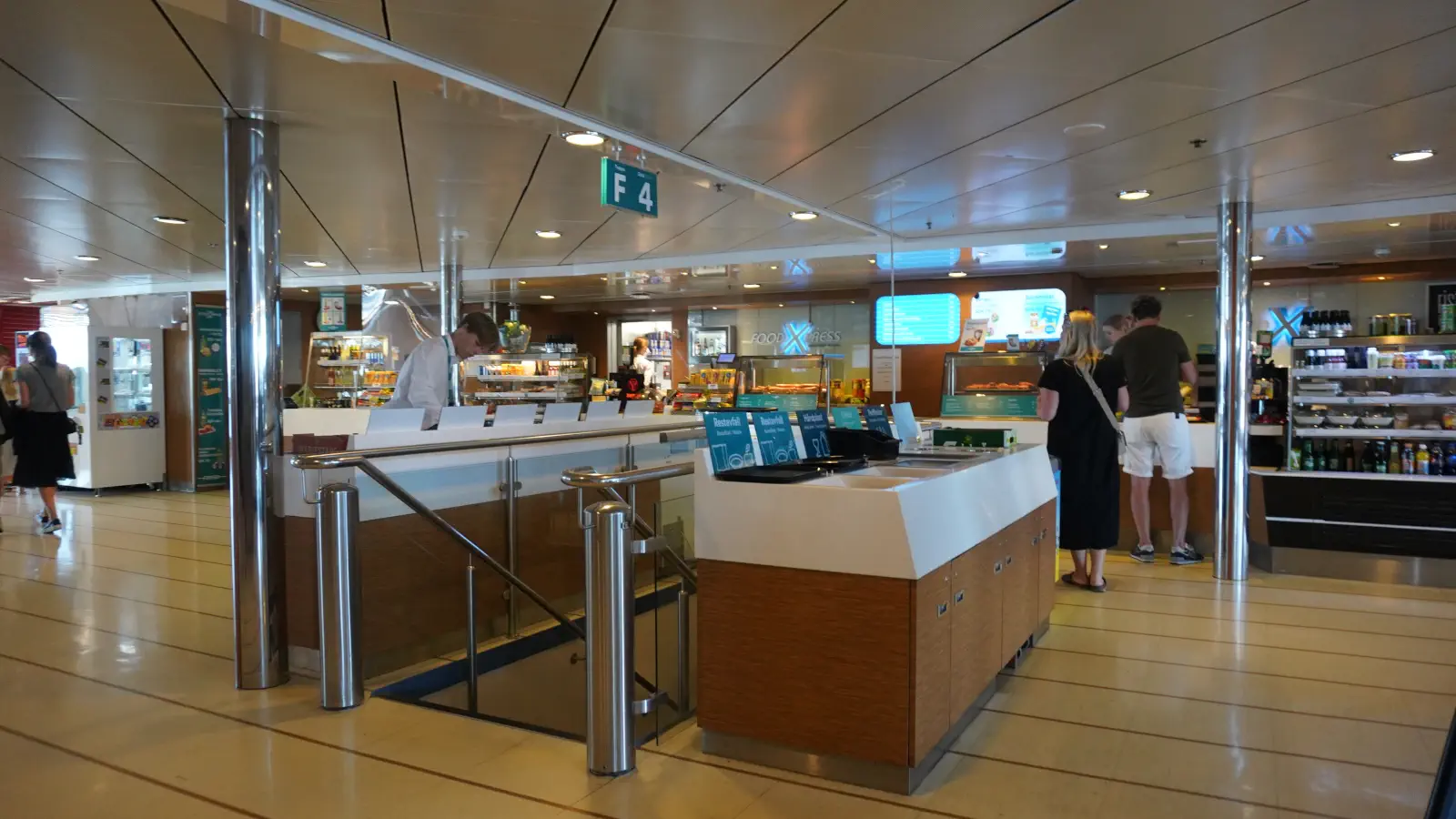 Das Restaurant FoodXpress auf einer der Öresundslinjen zwischen Helsingborg und Helsingör.