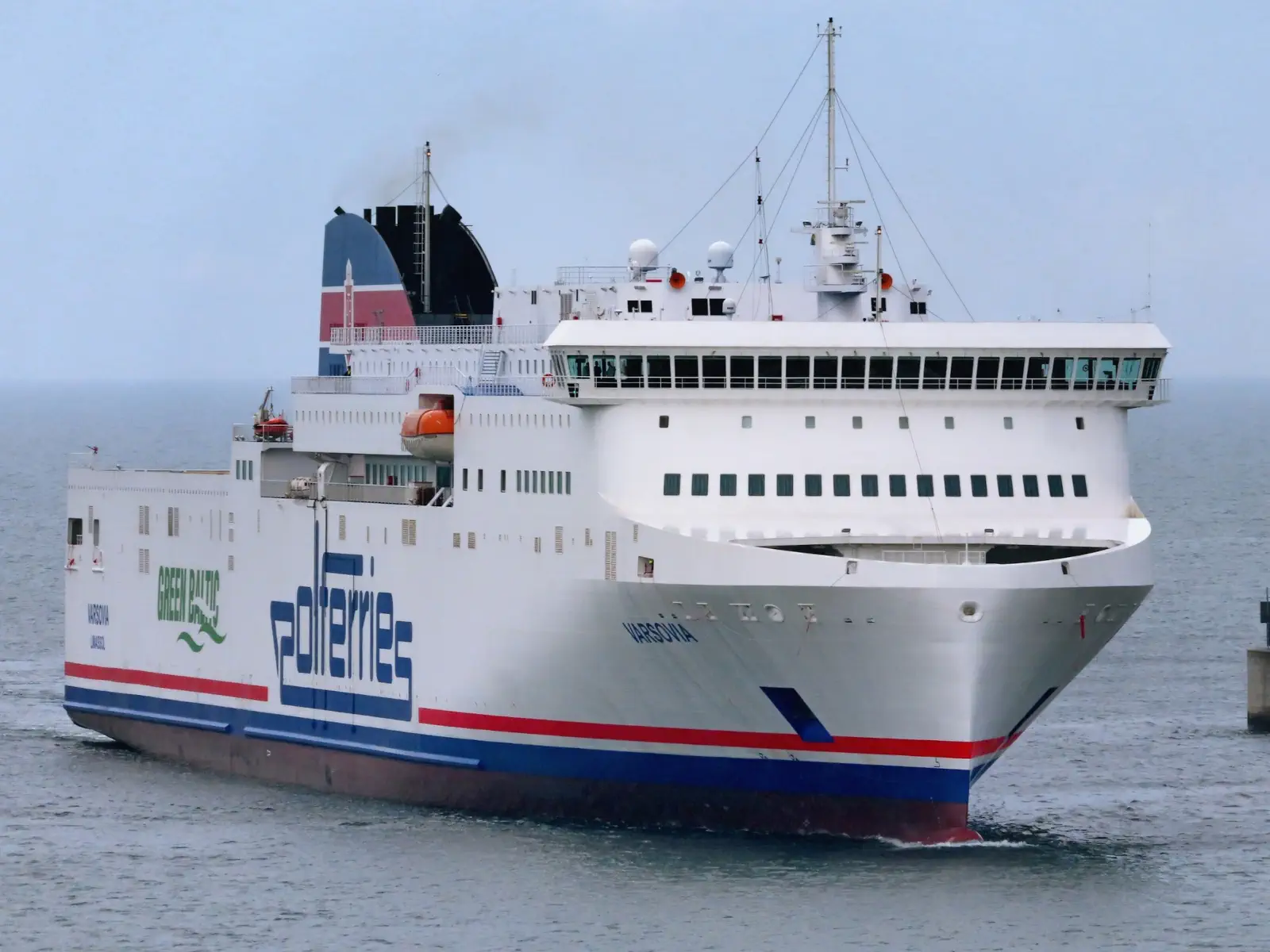 Färjan Varsovia från Polferries.