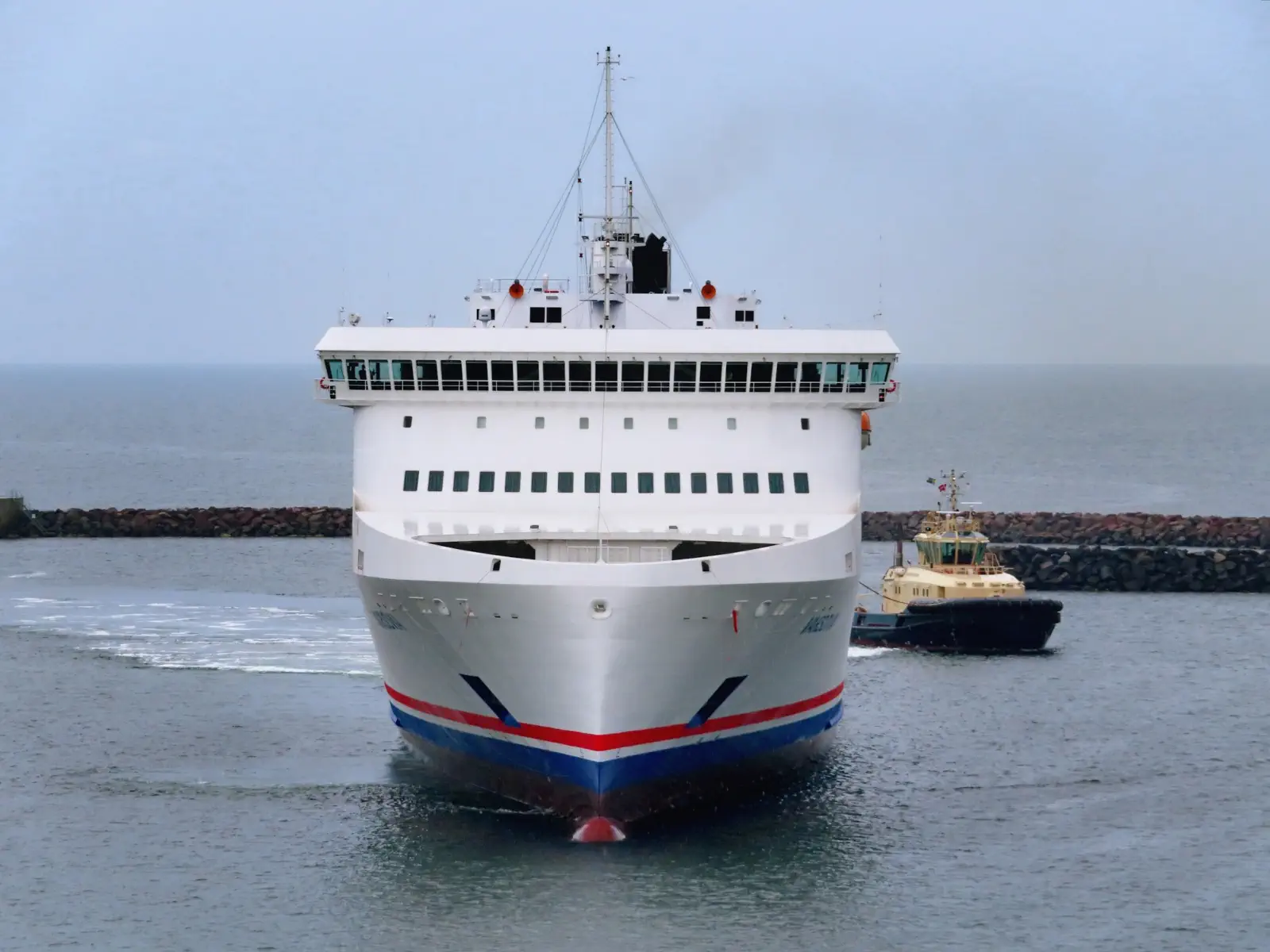 Färjan Varsovia från Polferries.