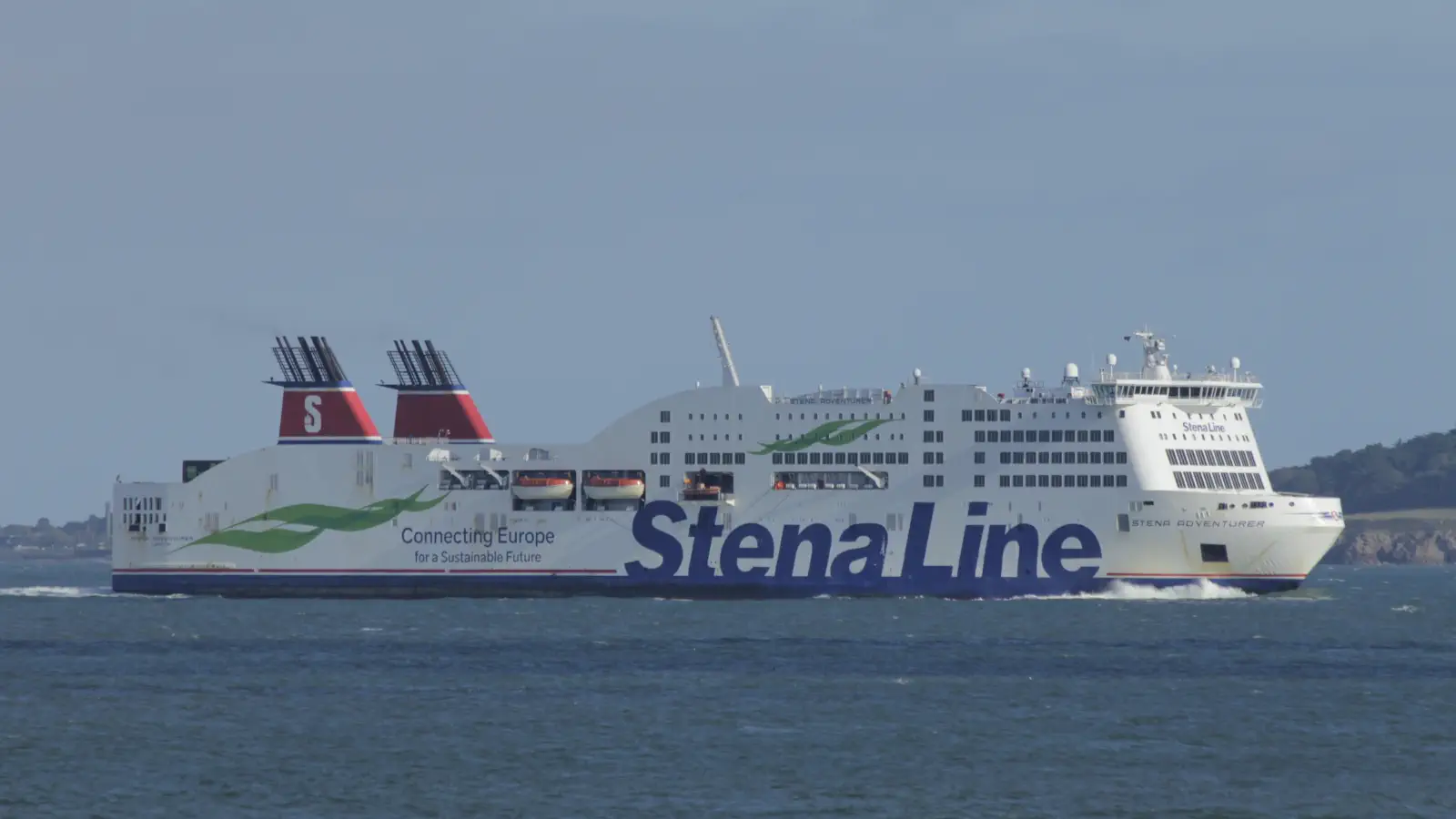 Die Stena Adveturer wird auf der Fährverbindung zwischen Holyhead in England und Dublin in Irland eingesetzt.