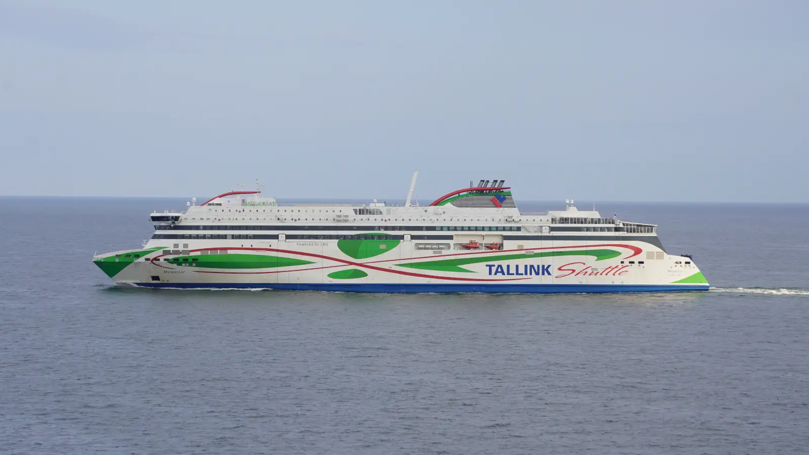 Tallink Fähre Megastar zwischen Helsinki und Tallinn.