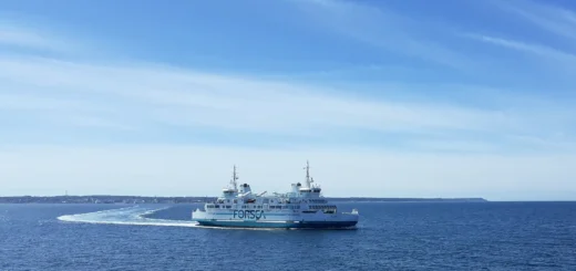 Die Fähre Hamlet aus Helsingör kommend vor der Einfahrt in den Hafen von Helsingborg.