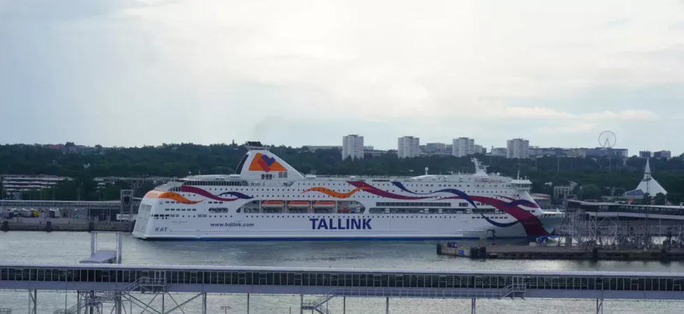 Die Tallink Fähre Baltic Queen im Hafen von Tallinn.